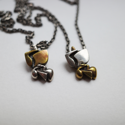 Remio R Pendant and Chain