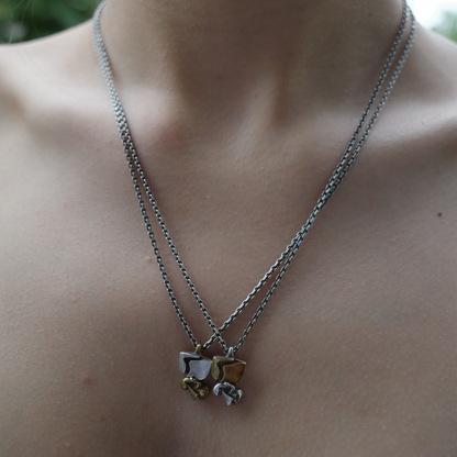 Remio R Pendant and Chain