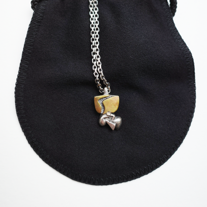 Remio R Pendant and Chain